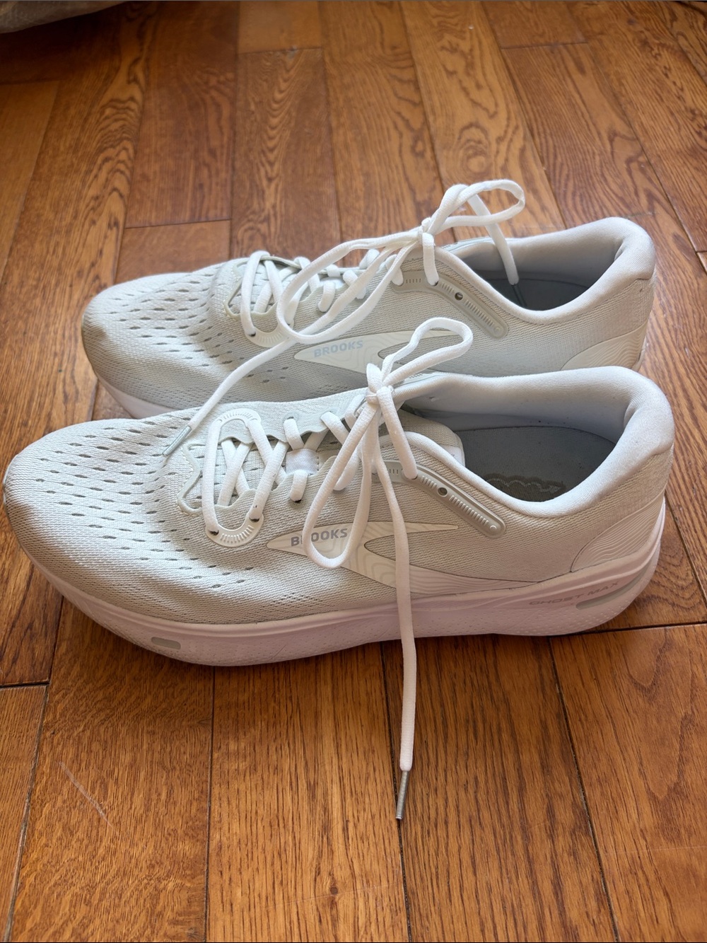 Brooks Women's White Ghost Max Shoes - Lightweight Cushioned Support